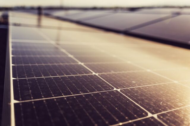 Energia verde si investitiile private din Romania — Anunțuri Evenimentul Zilei