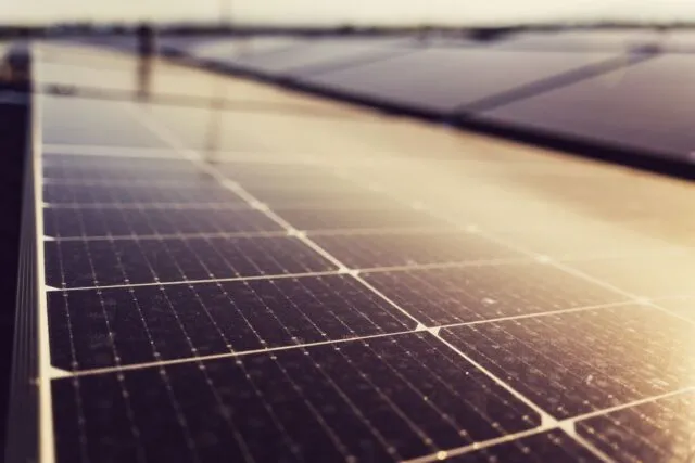 Energia verde si investitiile private din Romania — Anunțuri Evenimentul Zilei
